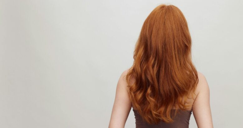 きれいな髪の女性後ろ姿